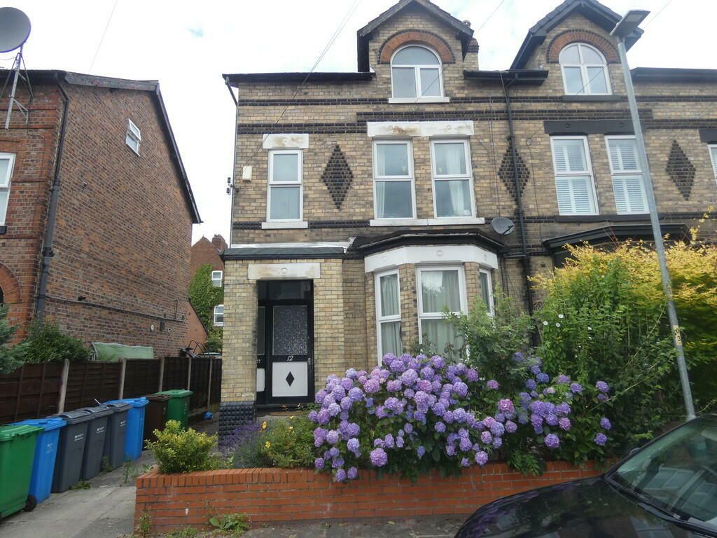 5 bedroom semi-detached house for sale
