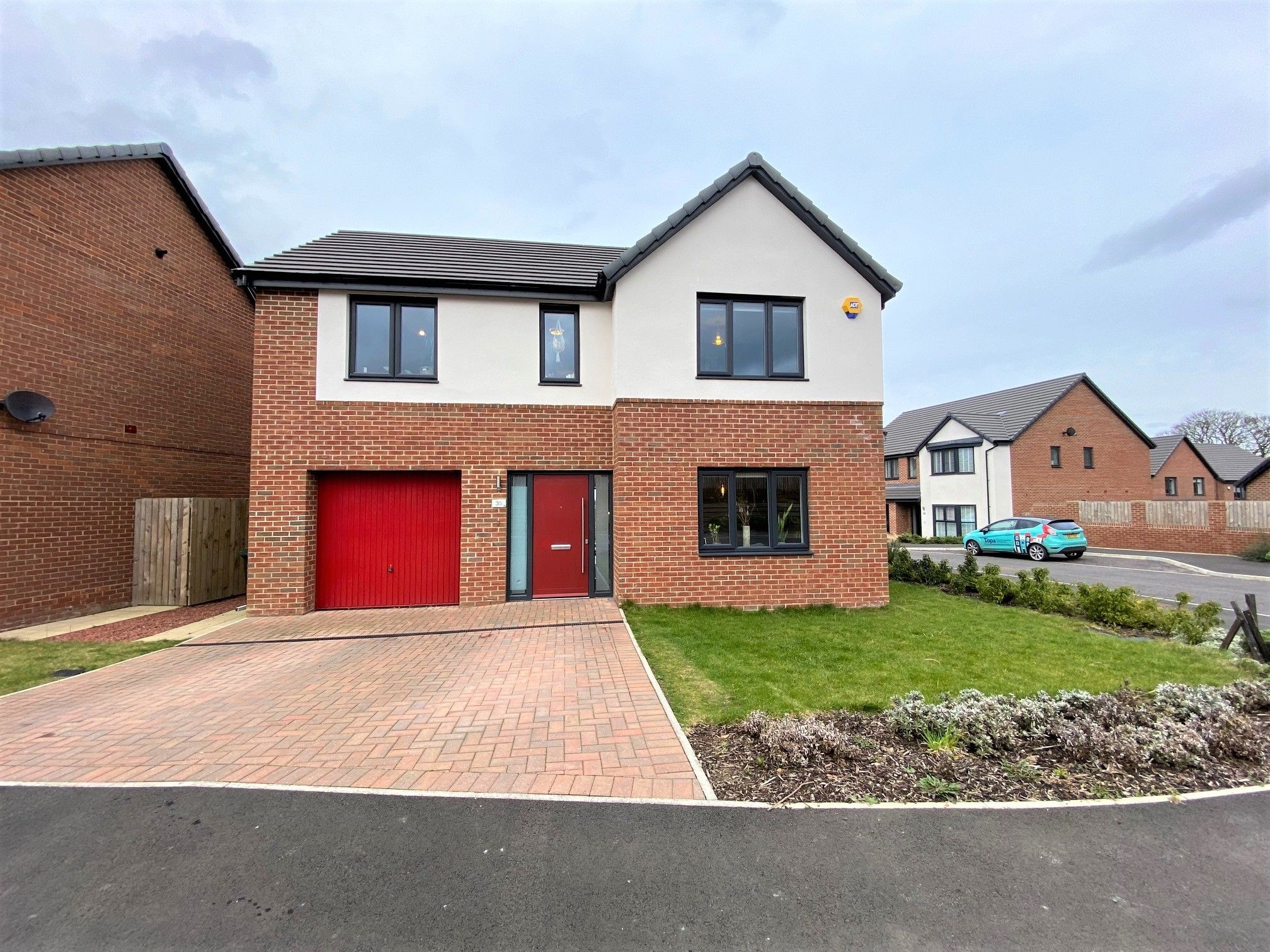 4 bedroom detached house for sale in Foxfield Close, Kenton Bank Foot, Newcastle Upon Tyne NE