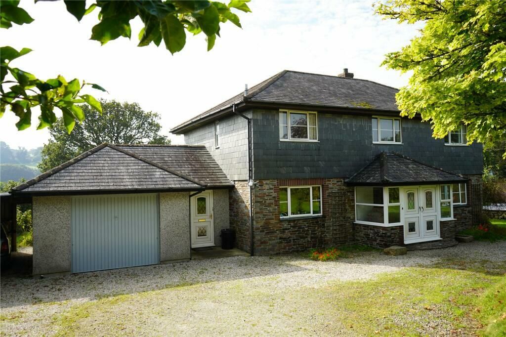 4 bed detached house
