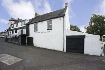 3 bed commercial property
