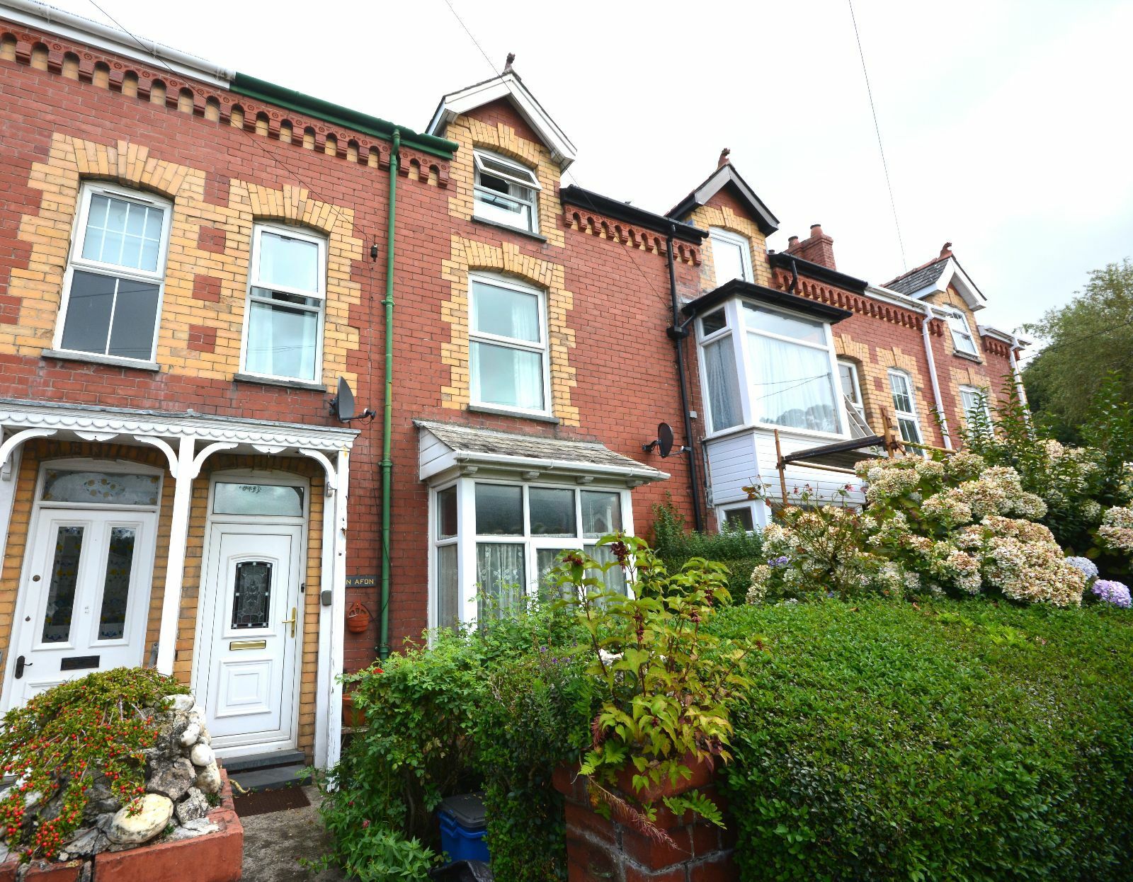 5 bed terraced house