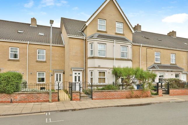 3 bedroom town house for sale