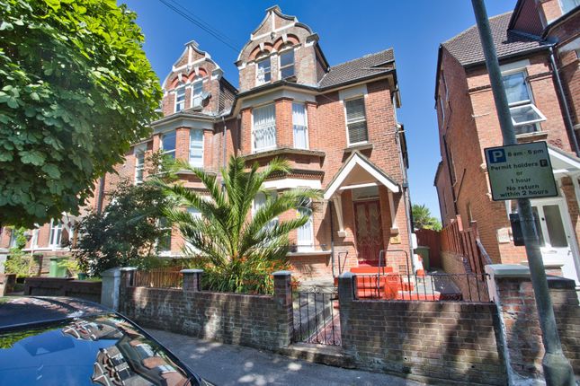 Broadmead Road, Folkestone, Kent, CT19 7 bed semi