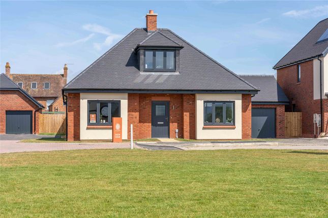 Bourton Gardens, Kingshurst Drive... 3 bed bungalow for sale