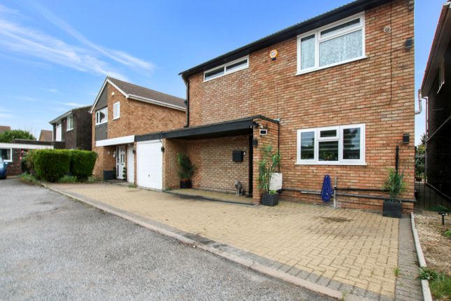 Colnbrook 4 bed link detached house for sale