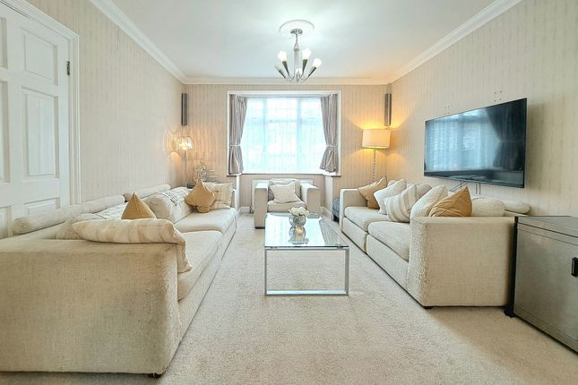 3 bed end terrace house