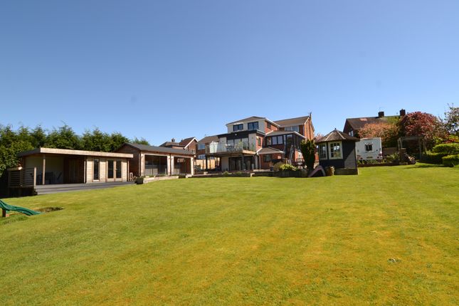 6 bedroom detached house for sale