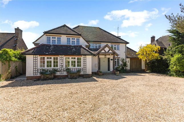 Lynch Road, Farnham, Surrey, GU9 4 bed detached house for sale