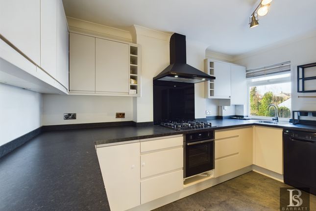 High Street, Aldershot 2 bed maisonette for sale