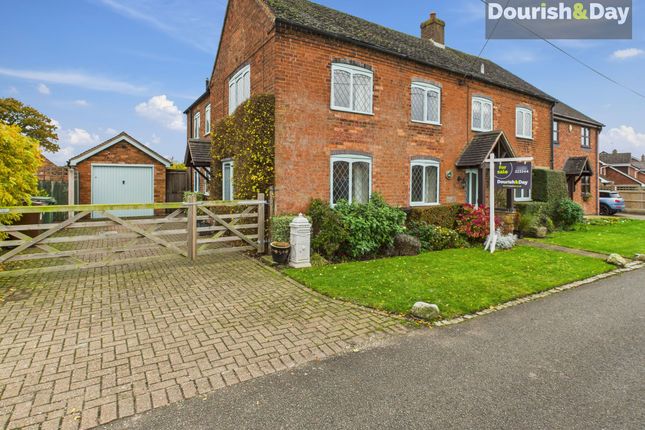 Bradley Lane, Stafford ST18 4 bed detached house for sale