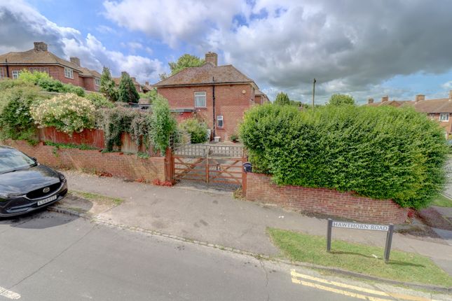 Oak Road, Buckinghamshire HP27 3 bed semi