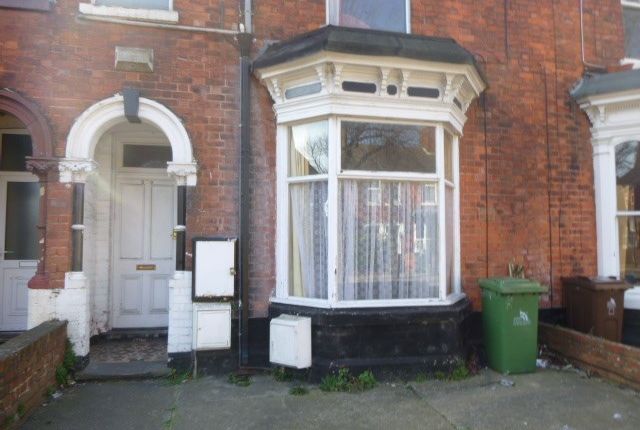 HAINTON AVENUE, GRIMSBY 2 bed flat for sale