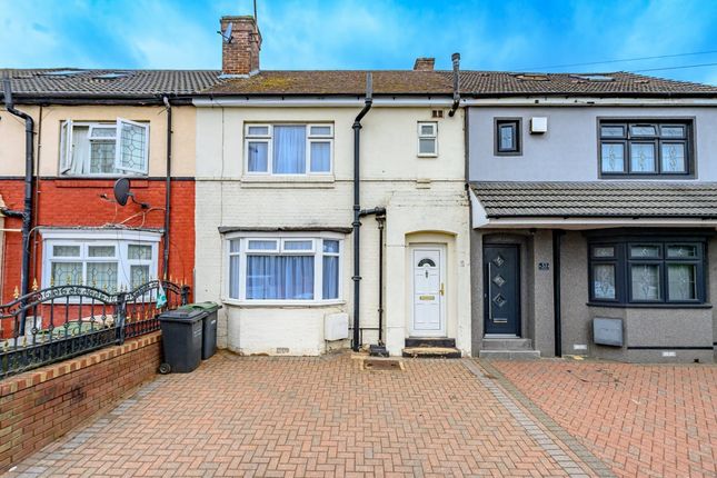 Warren Road, Luton, LU1 3 bed terraced house for sale