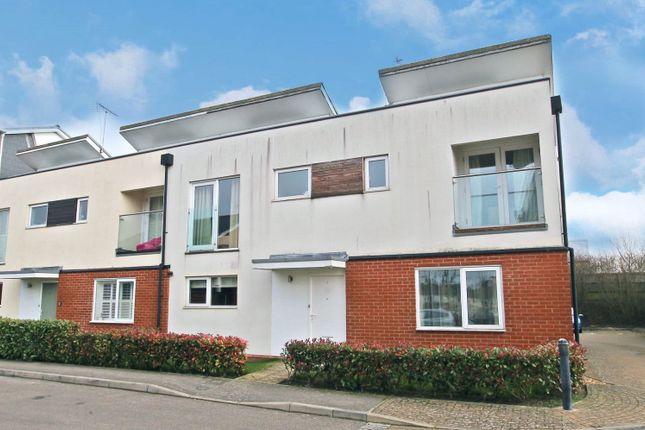 Addenbrookes Road, Newport Pagnell, MK16 4 bed semi