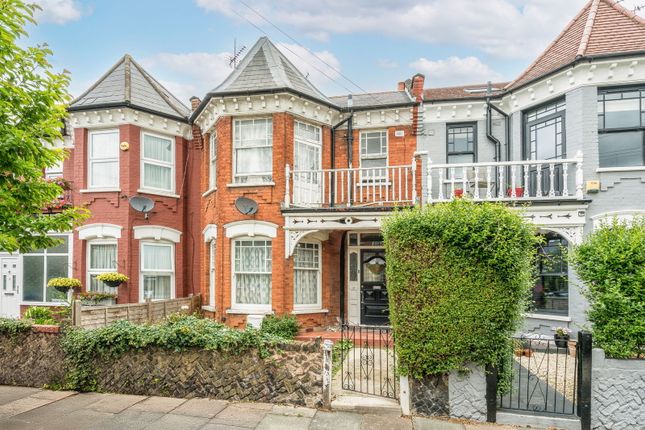 Fleetwood Road, London, NW10 3 bed terraced house for sale