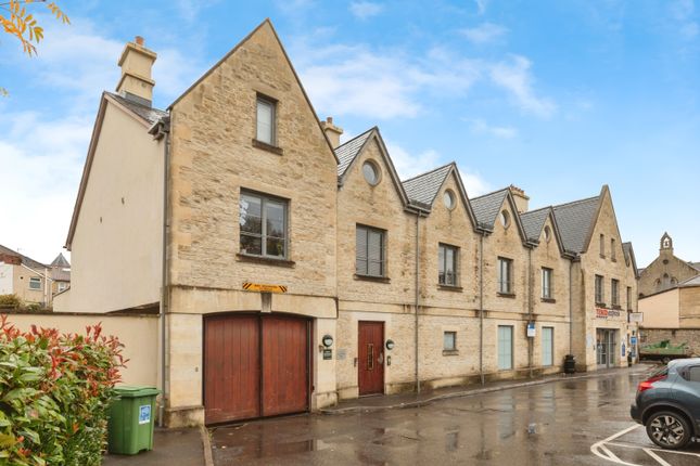 2 bedroom maisonette for sale