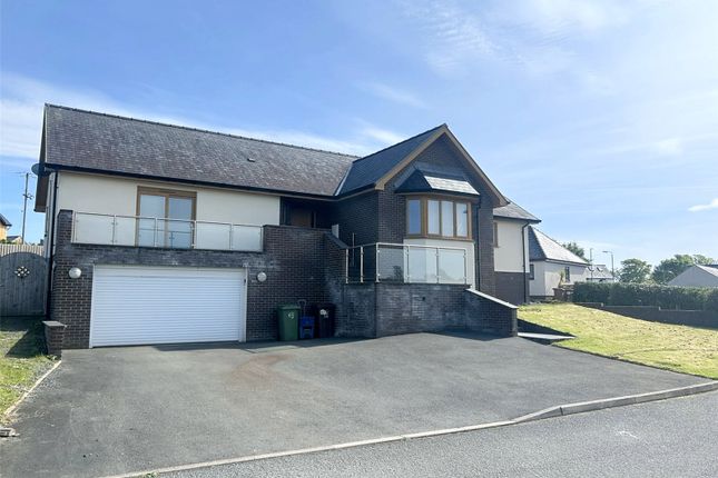 Garreg Lwyd, Tywyn, Gwynedd, LL36 4 bed bungalow for sale