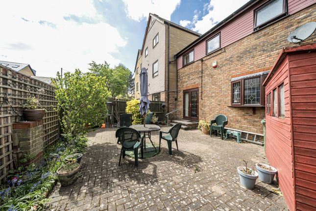 Leydon Close, London, SE16 3 bed terraced house for sale