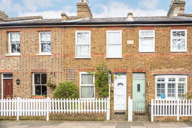 Fifth Cross Road, Twickenham TW2 2 bed terraced house for sale