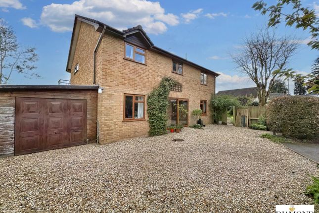 6 bedroom detached house for sale