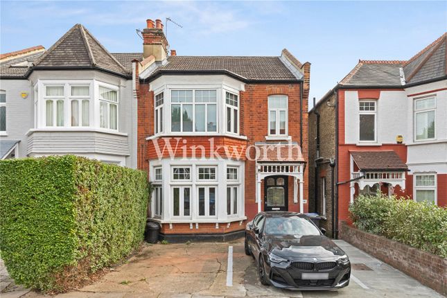 Ulleswater Road, London, N14 2 bed apartment for sale