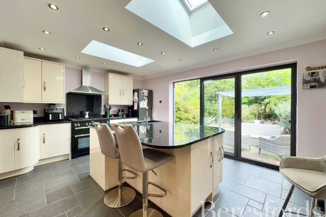 Hillcrest Road, Hornchurch, RM11 3 bed semi