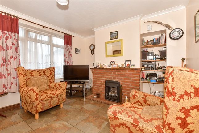 Kings Road, Canterbury, Kent 2 bed terraced house for sale