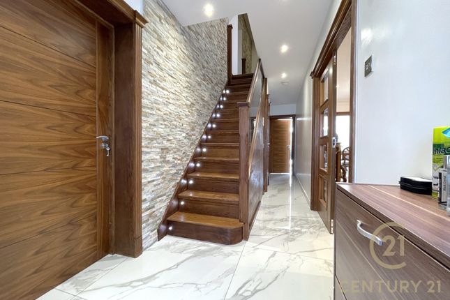 Ancaster Crescent, NEW MALDEN KT3 4 bed semi