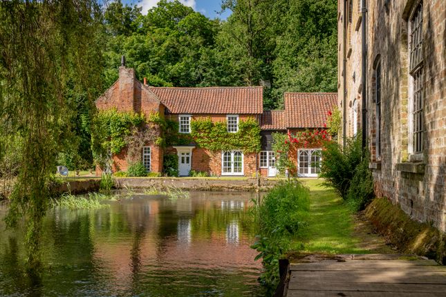 Oxnead 5 bed detached house for sale