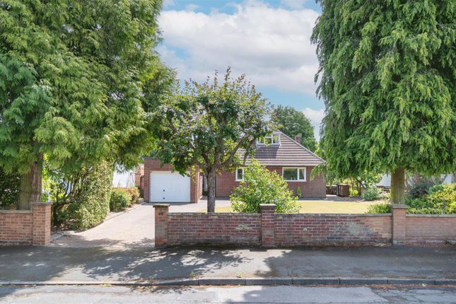 The Promenade, Wellingborough 4 bed detached bungalow for sale