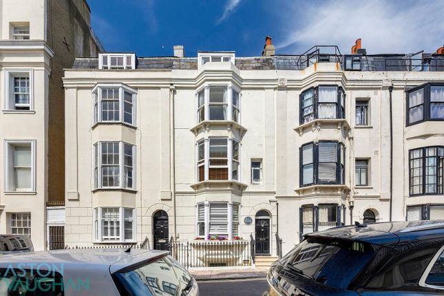 25 Burlington Street, Brighton BN2 2 bed maisonette for sale