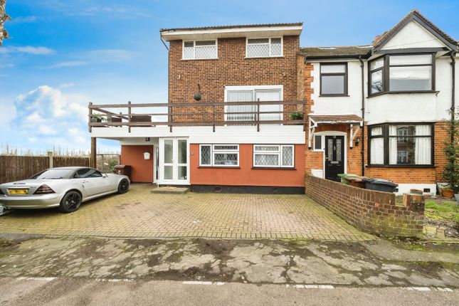5 bedroom semi-detached house for sale