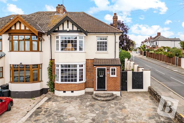 Deyncourt Gardens, Upminster, RM14 4 bed semi