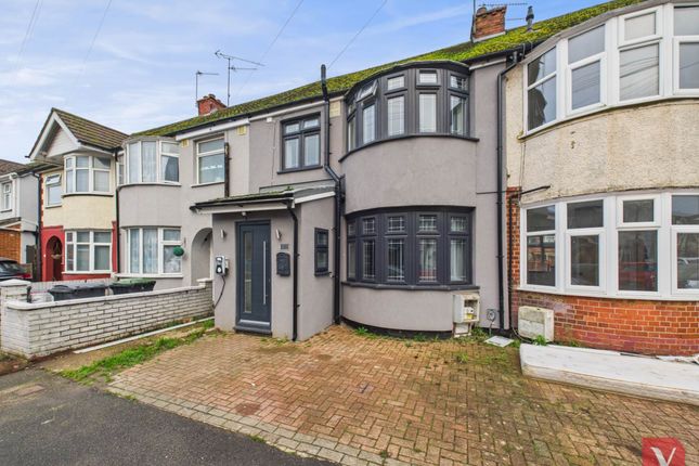 Runfold Avenue, Luton LU3 3 bed terraced house for sale