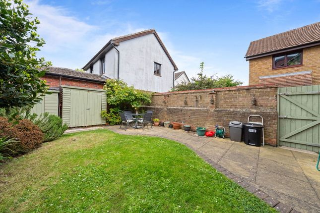 Knebworth Court, Bishop's Stortford CM23 3 bed semi