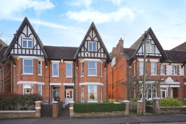 5 bedroom semi-detached house for sale