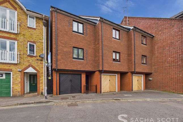 3 bedroom town house for sale