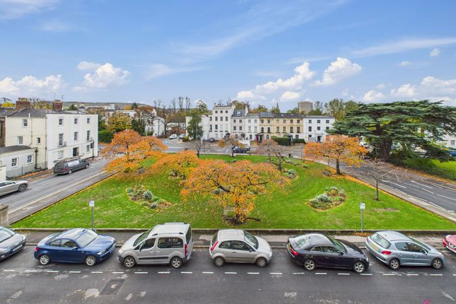 Berkeley Place, Cheltenham GL52 1 bed flat for sale