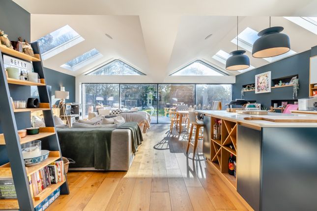 Salisbury Avenue, St Albans 5 bed detached house for sale