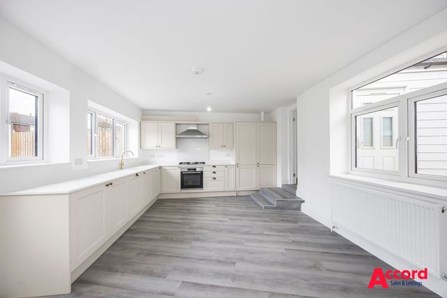 Heather Avenue, Romford, RM1 3 bed bungalow for sale