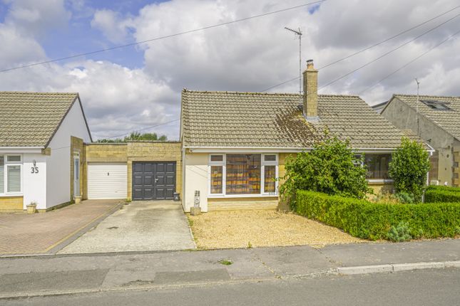 Meadow Way, South Cerney 3 bed detached bungalow for sale
