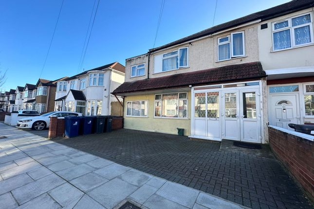 Scotts Road, Southall, UB2 5DF 5 bed semi
