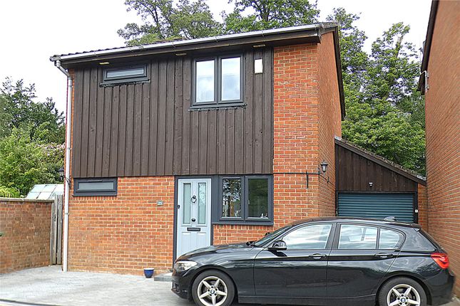 3 bedroom link detached house for sale
