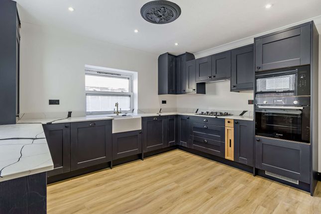 3 bedroom link detached house for sale
