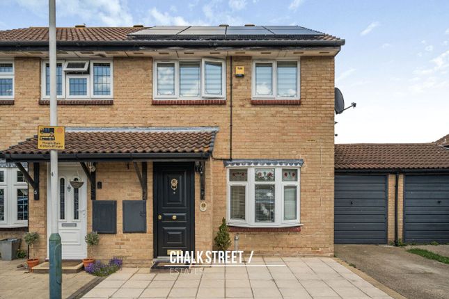 Kirton Close, Hornchurch, RM12 3 bed semi
