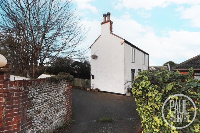 Mill Lane, Corton, Lowestoft 3 bed detached house for sale