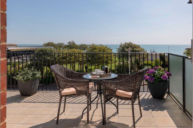 8 bedroom semi-detached house for sale