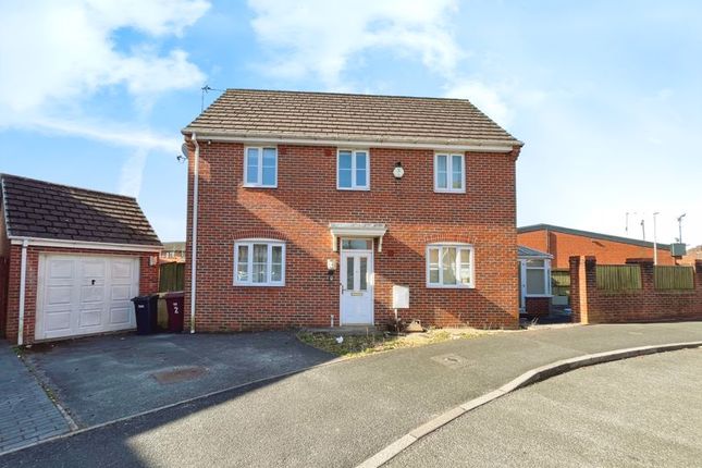 Paramel Avenue, Little Lever 3 bed detached house for sale