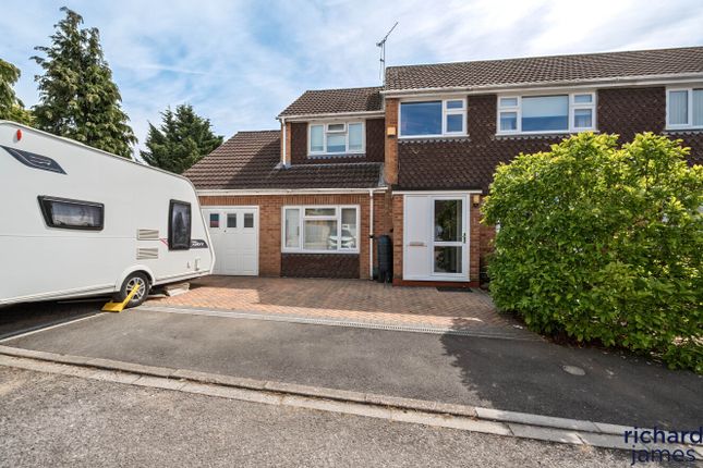 Bedwyn Close, Pinehurst, Swindon, SN2 4 bed semi