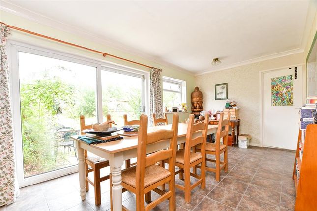 Felbridge Close, East Grinstead, West... 3 bed semi